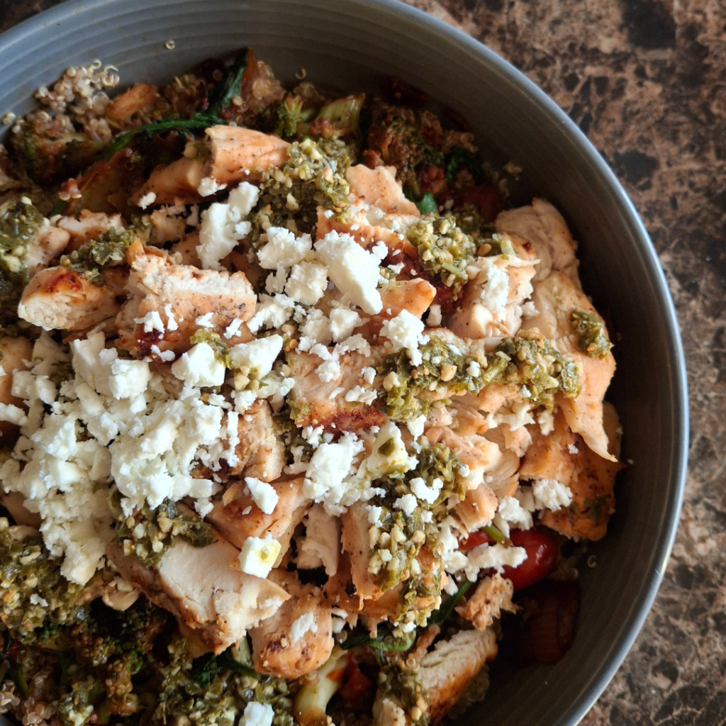 lemon pesto chicken & quinoa bowl